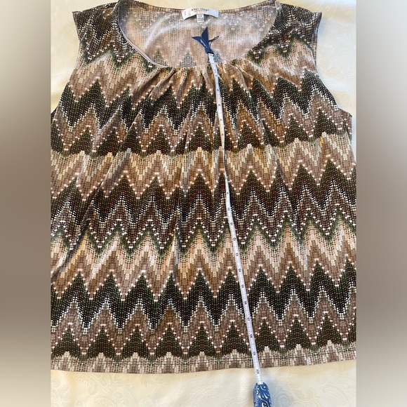 Jones Studio Pleated Patterned Tank - Picture 10 of 10